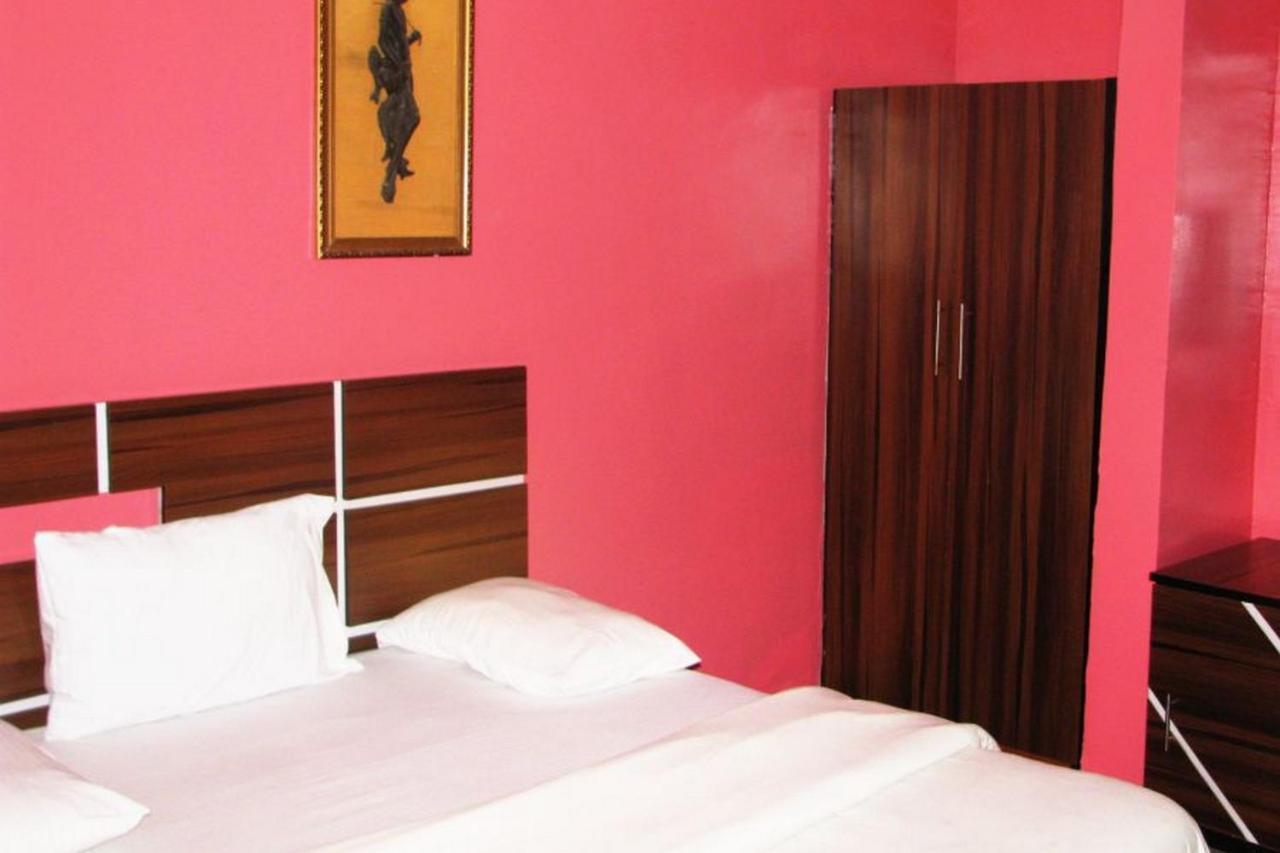 Room In Lodge - Londa Hotel And Suites Port Harcourt Esterno foto