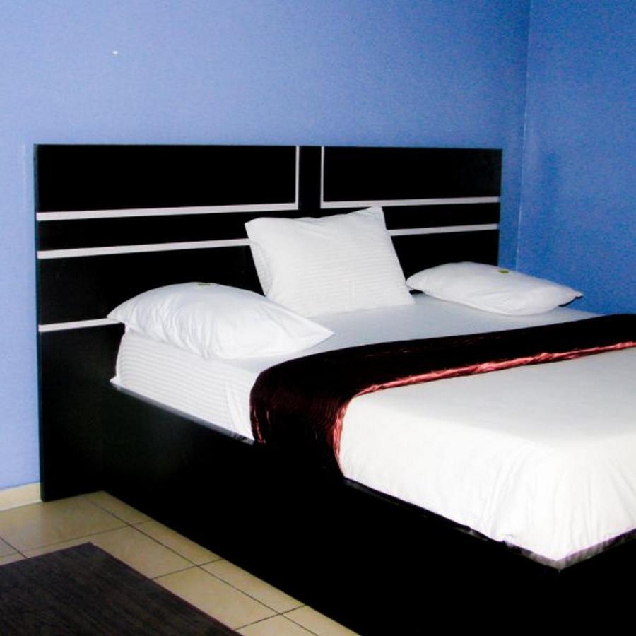 Room In Lodge - Londa Hotel And Suites Port Harcourt Esterno foto