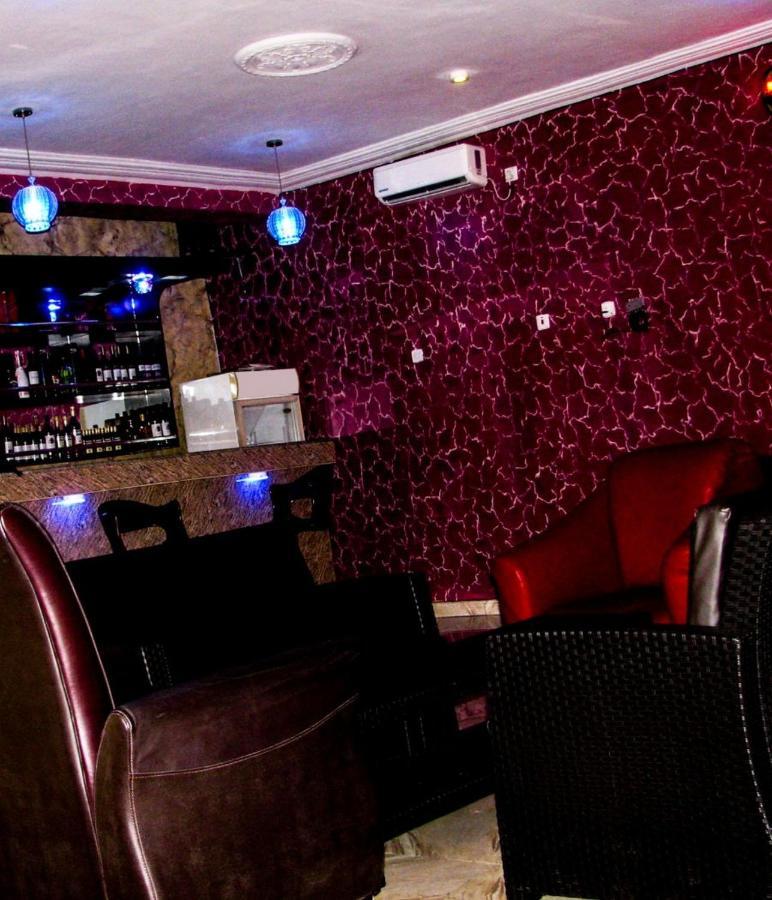 Room In Lodge - Londa Hotel And Suites Port Harcourt Esterno foto